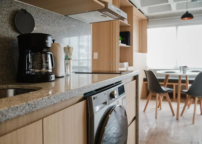 Praga 8 Stylish 1br Fast Wifi Great Light